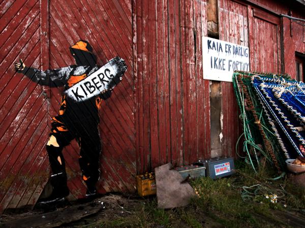 Norweski rybak łapiący autostop.