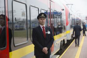 Kolejowa Linia Łódzka przygotowała nowy rozkład jazdy między Łodzią i Warszawą, uwzględniający otwarcie dworca Łódź Fabryczna.