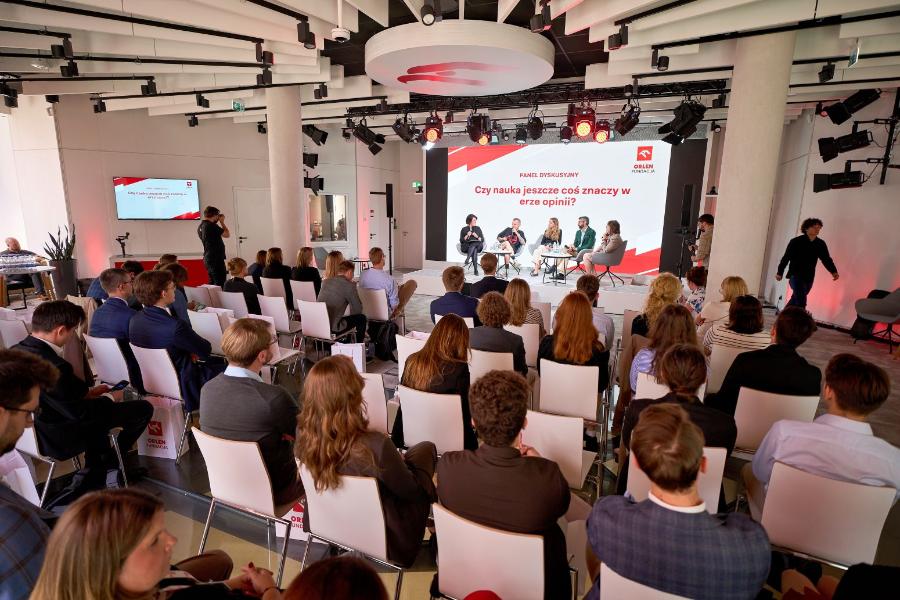 Spotkanie inaugurujące VIII edycję programu stypendialnego Bona Fide