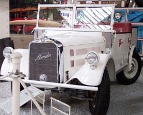 Mercedes Benz G5 w wersji luksusowej. Ten egzemplarz można obejrzeć w muzeum techniki w Spirze.