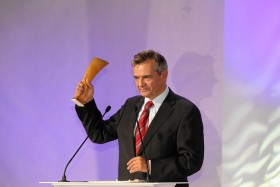 Jerzy Baczyński odbiera statuetkę i tytuł 