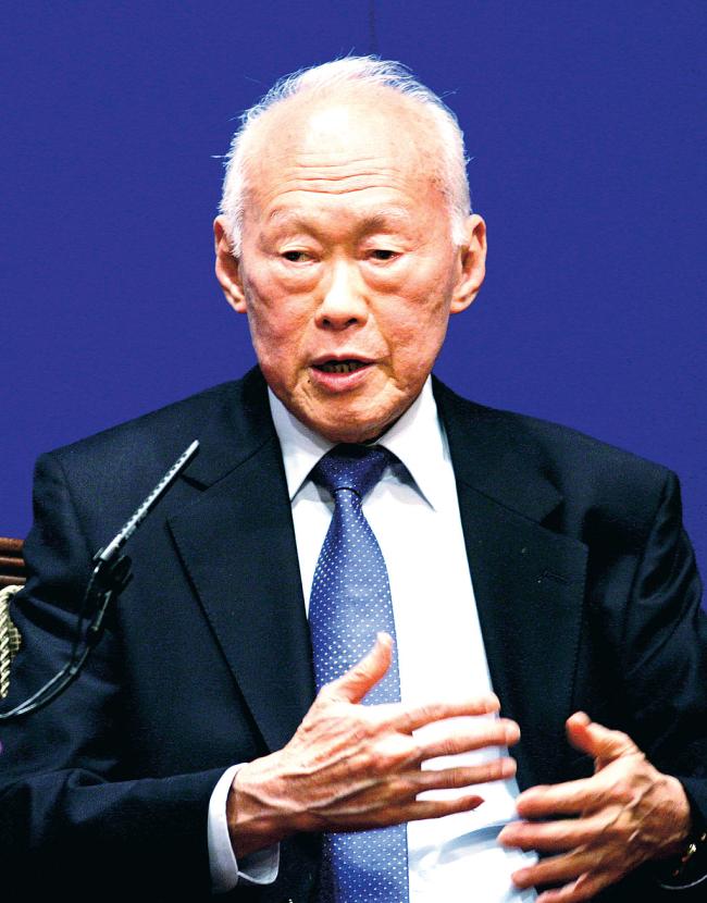 Lee Kuan Yew, premier Singapuru w latach 1958 - 1990.