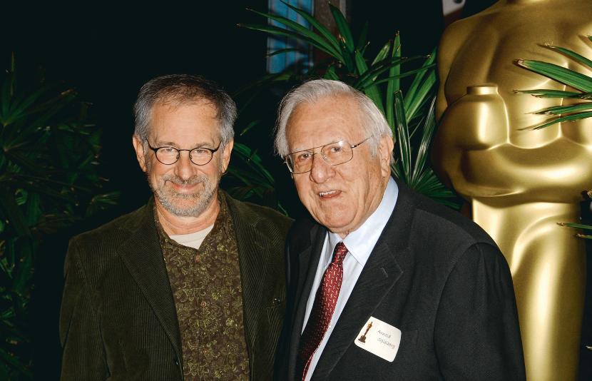 Steven i Arnold Spielbergowie. Ojciec reżysera (zmarł w 2020 r. w wieku 103 lat) należał do pionierów przemysłu komputerowego. Zdjęcie z gali oscarowej w 2006 roku.
