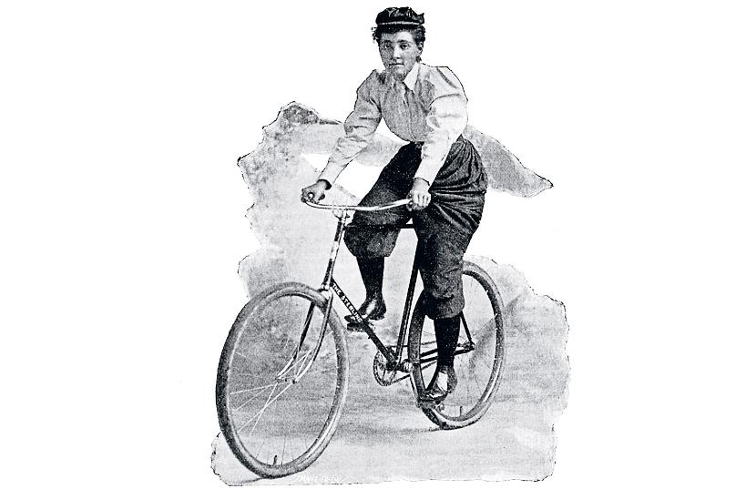 W konserwatywnym społeczeństwie panowało przekonanie, że kobieta nie może jeździć na rowerze i nie powinna nosić męskich ubrań.