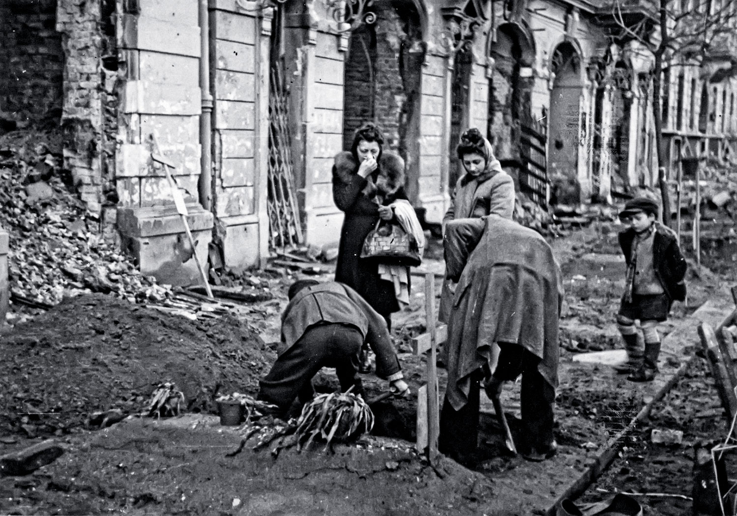 Powstanie warszawskie: nieprzepracowana trauma | Wyścig ...