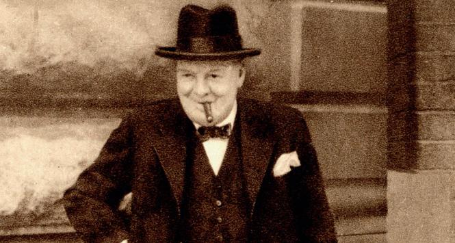 Winston Churchill na Downing Street, 1 stycznia 1940 r.