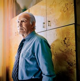 Henryk Niedźwiedzki (78 l.) - nokautujący lewy. Zdobywca jednego z dwóch tylko medali brązowych (drugi wywalczył Pietrzykowski), przywiezionych z Melbourne w 1956 r. Założył pierwszy zespół juniorów Legii. Emeryt, mieszka w Warszawie.