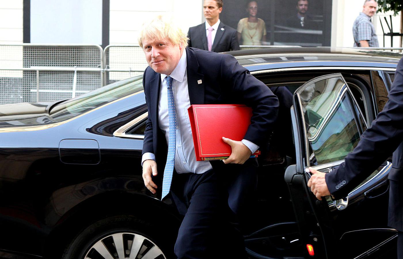 Szef brytyjskiego MSZ Boris Johnson podał się do dymisji.