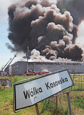 Pożar w Wólce to kolejny sygnał, że problem cichej imigracji robi się palący.