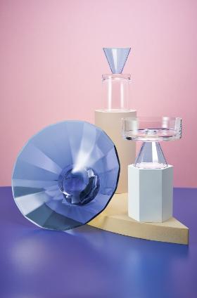 Fragment z kolekcji „Sakred” Karima Rashida. Fot. Tomek Albin. Scenografia/set-design: Zuzanna Piętkowska i Agata Kleczkowska