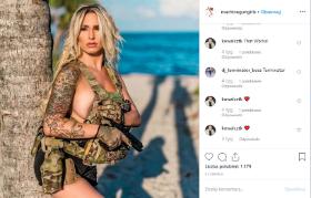 Popularne internautki, bo to głównie kobiety, pozują z karabinami w zamian za pieniądze.