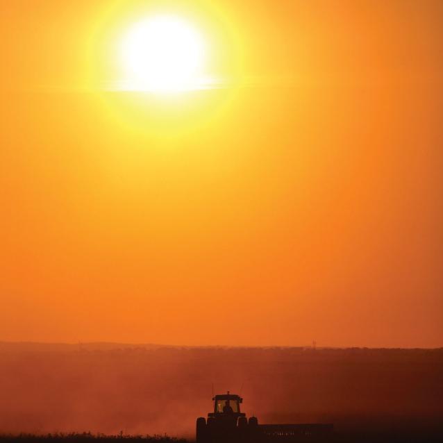 Burze słoneczne mogą zakłócać sygnały GPS, na których polegają zaawansowane technicznie ciągniki.