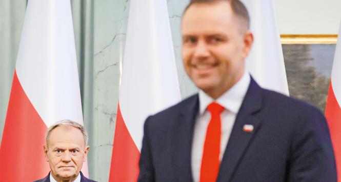 Podstawowym narzędziem szantażu stały się seryjnie ogłaszane weta, które miały sparaliżować aktywność gabinetu Tuska.