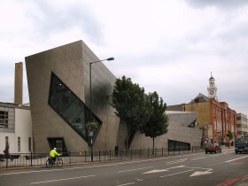Orion Building. Projekt – Daniel Lebeskind. Jest to Centrum dla absolwentów London Metropolitan University.