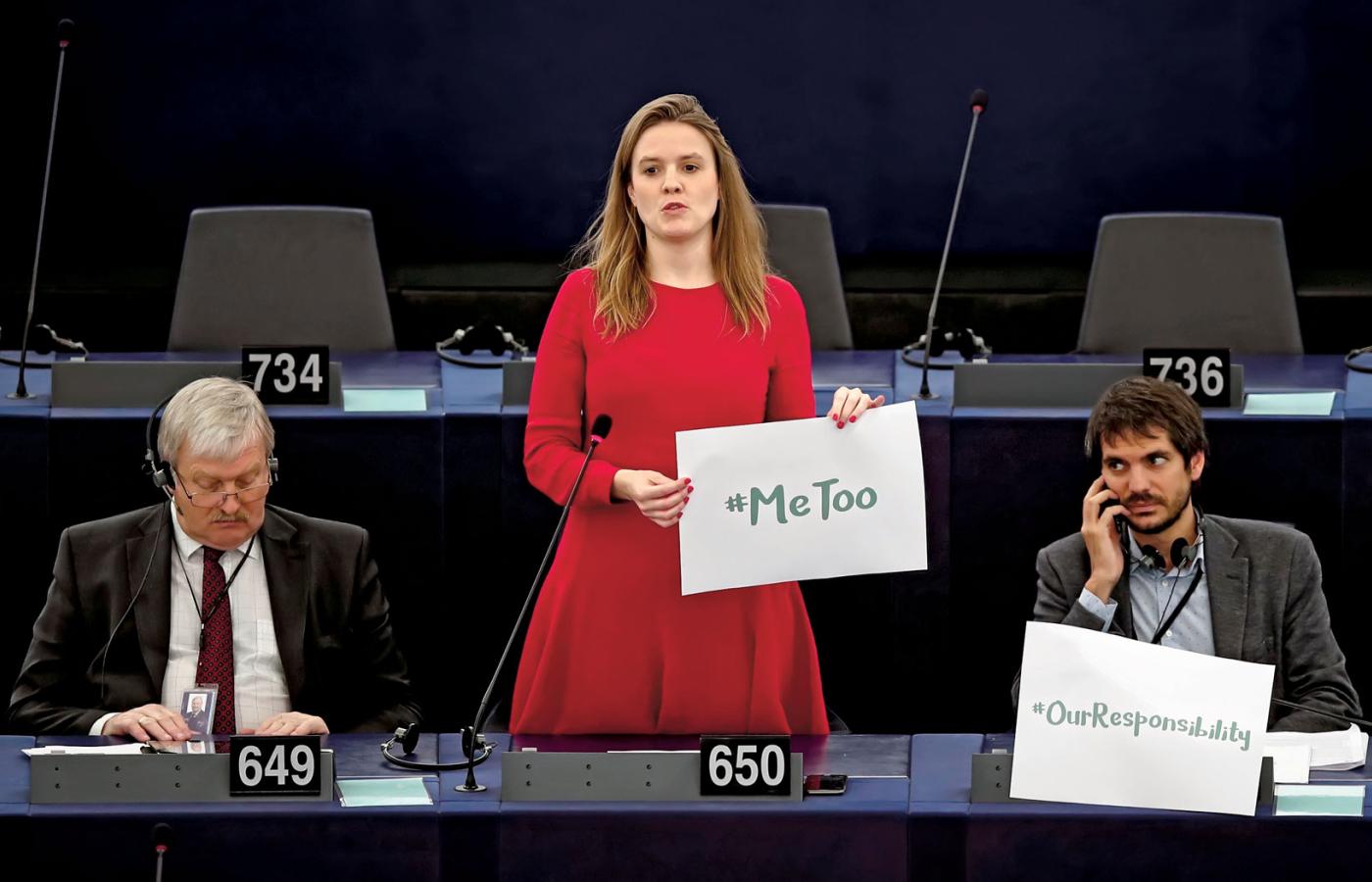 Europosłanka Terry Reintke z hasztagiem „#Ja też” w Parlamencie Europejskim