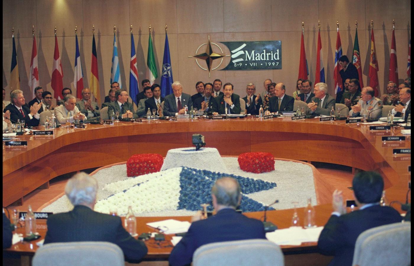 Madryt, 8 lipca 1997. Otwarcie szczytu NATO.