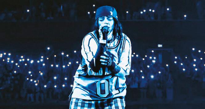 Billie Eilish podczas trasy koncertowej „Hit Me Hard and Soft”.