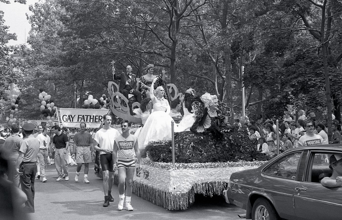 Parada w Nowym Jorku, 25 czerwca 1989 r., zorganizowana w 20-lecie zamieszek w klubie gejowskim Stonewall.