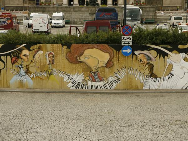 Mural w centrum Warszawy