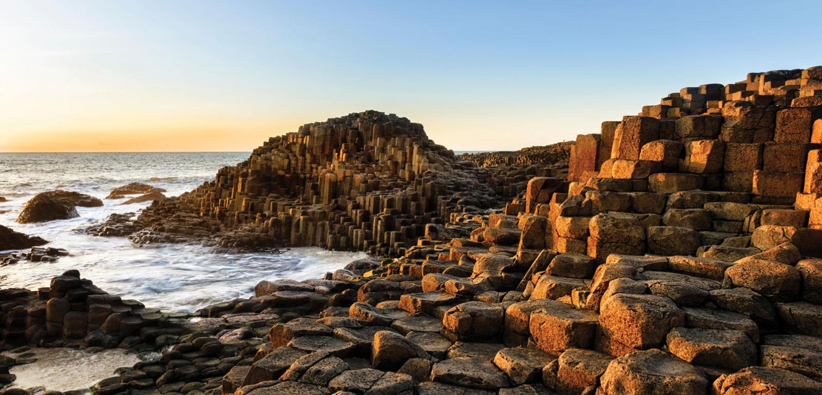 Grobla Olbrzyma w Irlandii Północnej jest częścią Północnoatlantyckiej Prowincji Wulkanicznej