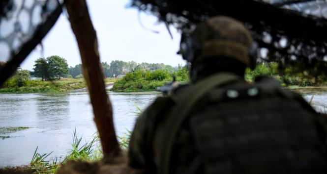 Przeprawa wojsk przez rzekę Narew w ramach ćwiczeń „Żelazny Obrońca”. Wrzesień 2025 r.