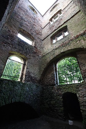 Samsonów, huta, wnętrze wieży glichtociągowej