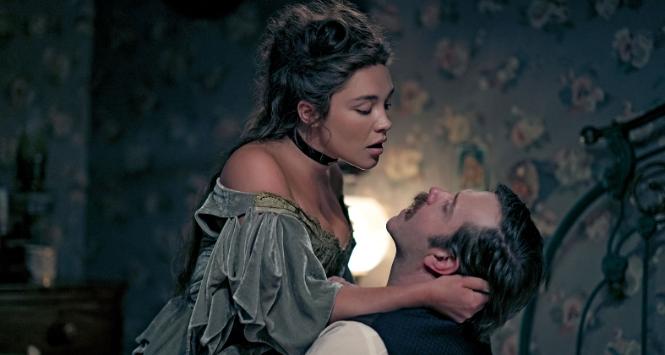 Florence Pugh jako magnetyczna Cathy przyćmiewa resztę aktorów.