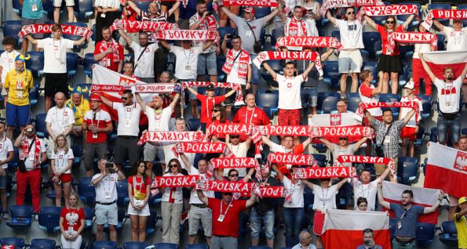 Polscy kibice w czasie meczu Polska–Szwecja, 23 czerwca 2021 r.