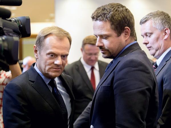 Donald Tusk i minister jego rządu Rafał Trzaskowski w maju 2014 r.