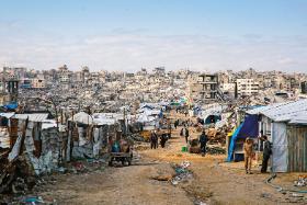 W mieście Gaza ok. 90 proc. zabudowy jest zniszczone. Aż 1,5 mln z ponad 2 mln mieszkańców Strefy straciło swoje domy.