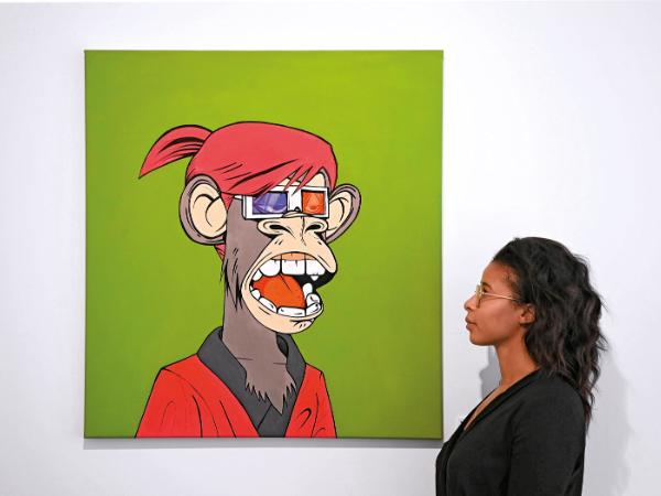 Praca „Klub jachtowy znudzonej małpy”, wernisaż wystawy „Portret epoki” NFT w galerii HOFA w Londynie.