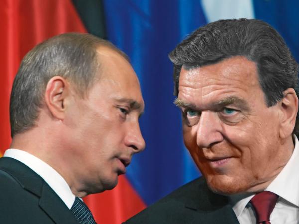 Władimir Putin i Gerhard Schröder w Berlinie, 2005 r.