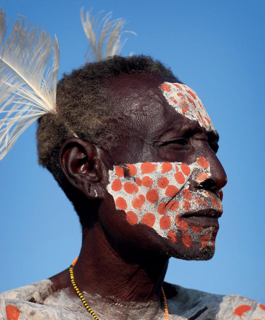 Wojownik z plemienia Karo (Etiopia).