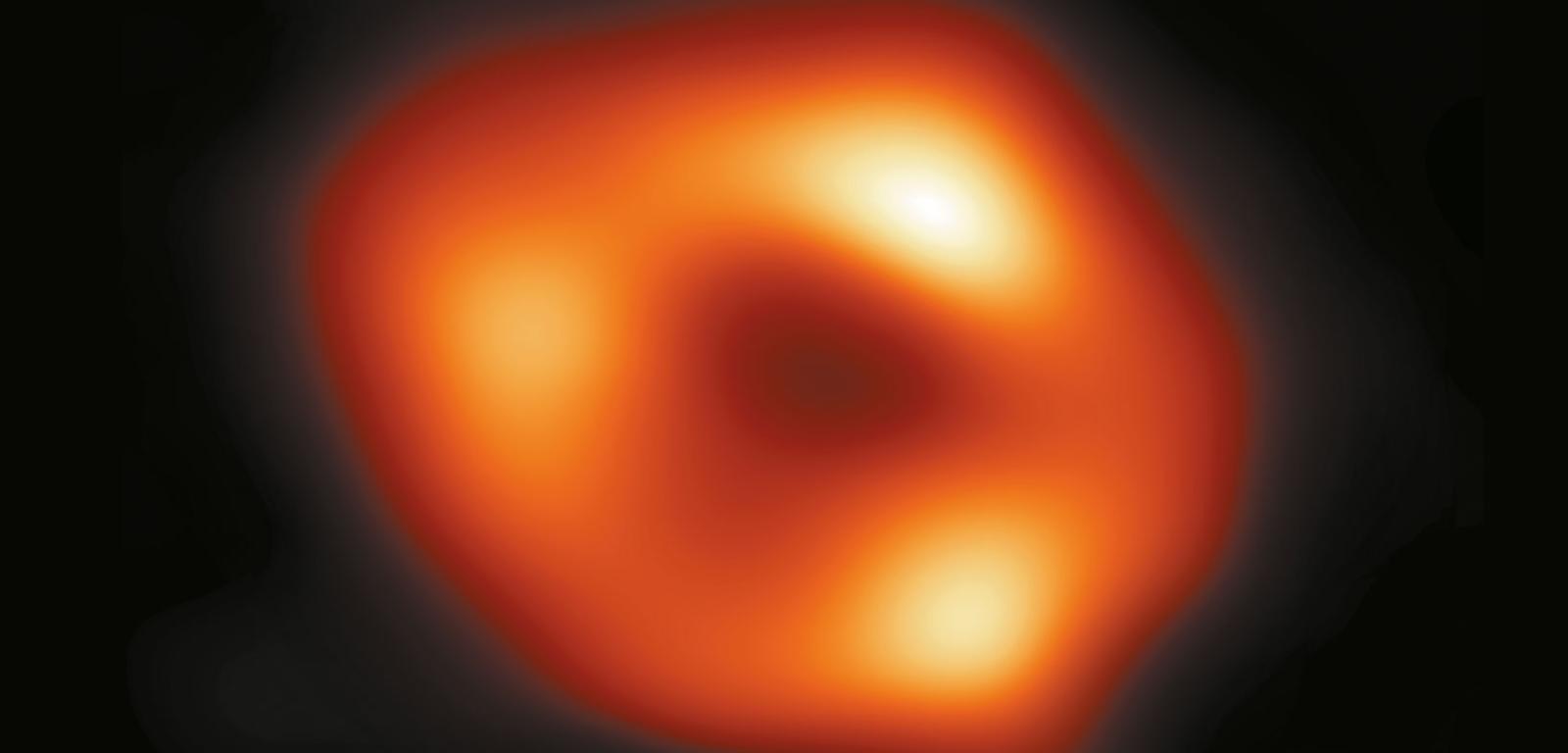 Teleskop Horyzontu Zdarzeń wykonał pierwsze zdjęcie Sagittariusa A* – supermasywnej czarnej dziury w centrum Drogi Mlecznej.
