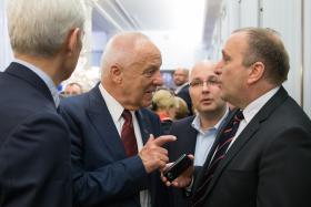 Stefan Niesiołowski w ogóle nie widzi podstaw do uznania wyborów prezydenckich za klęskę: „To minimalna porażka wobec fali kłamstwa i nienawiści”.