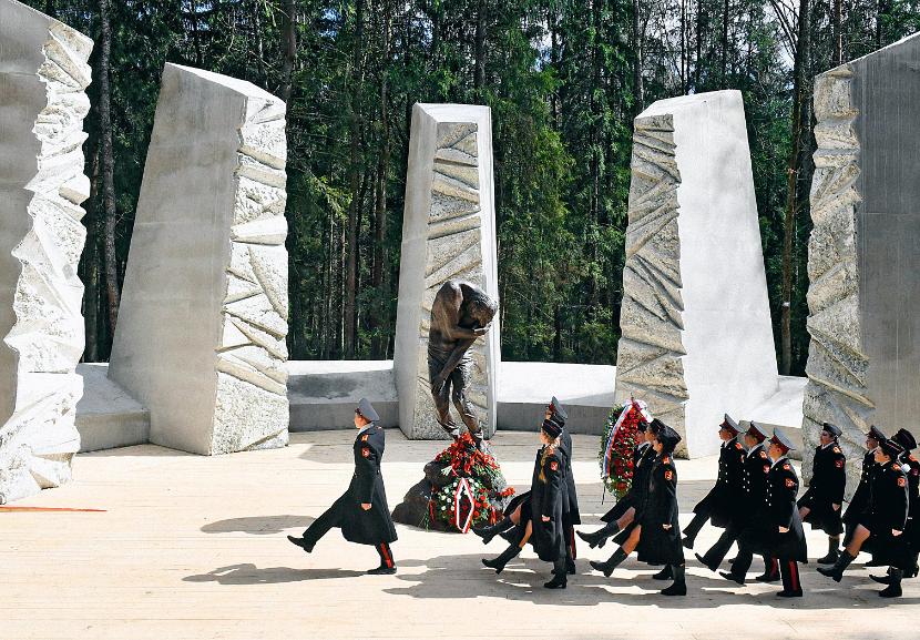 Rosyjski Zespół Memorialny w Katyniu został po renowacji uroczyście otwarty 20 kwietnia br.