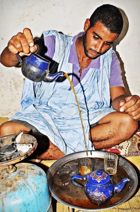 Hasan Ali z Ataru jest przewodnikiem, który teraz pracy nie ma prawie w ogóle. Ma za to żal do Zachodu. Bo Mauretania jest głodna turystów, a zachodnie media straszą.