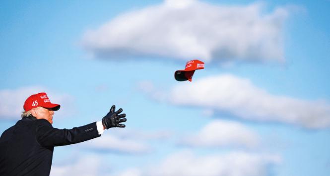 Skrajne ruchy masowe opierają się nie tyle na konkretnej ideologii, ile na nienawiści do teraźniejszości i tęsknocie za niejasno określoną utopijną przyszłością.