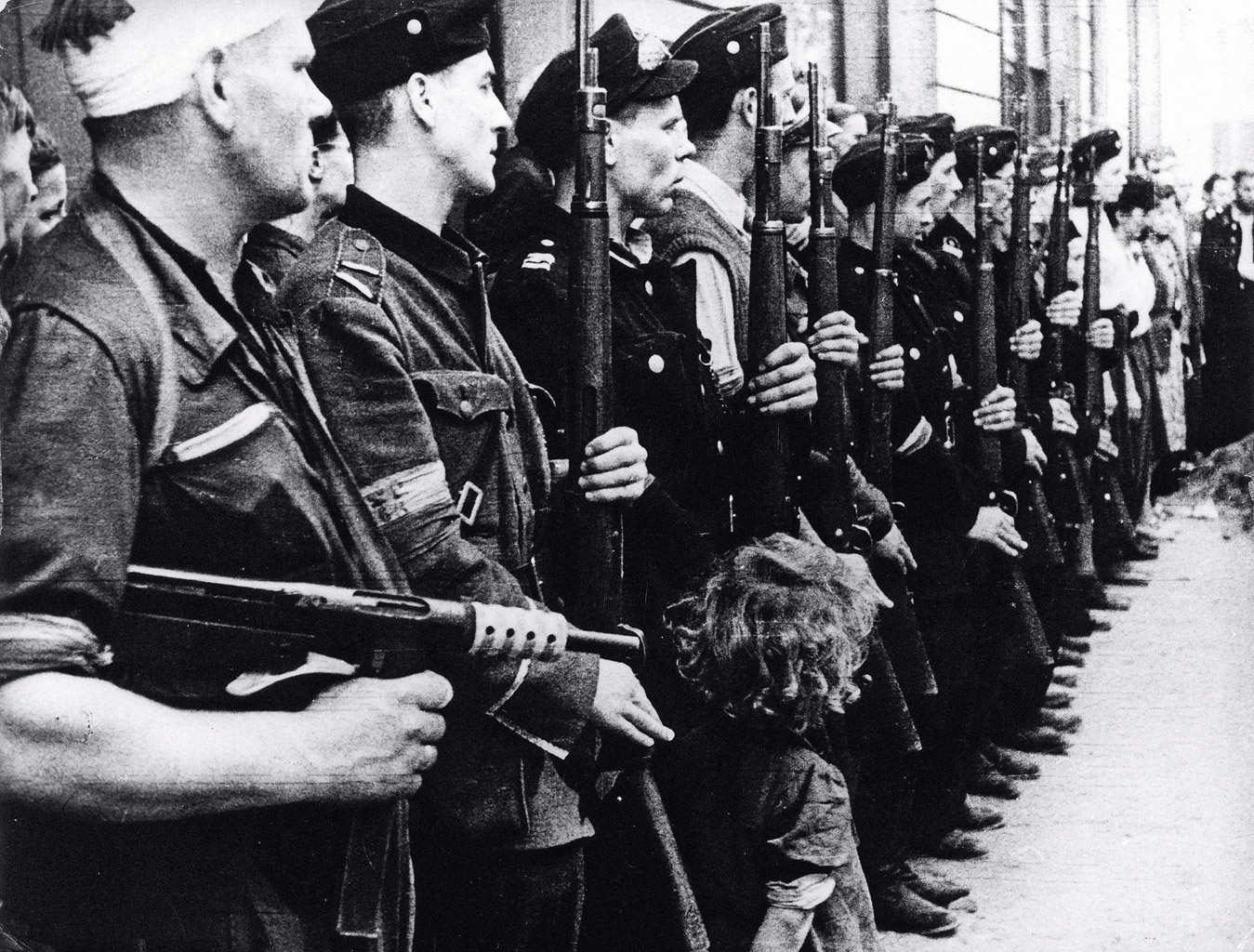 Восстания 1944 года. Армия Людова Варшавское восстание. Дирлевангер Варшавское восстание. Дирлевангер черная сотня СС.