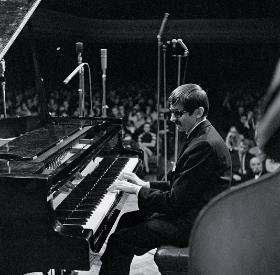 Mietek Kosz w Filharmonii Narodowej podczas Jazz Jamboree, 1968 r.