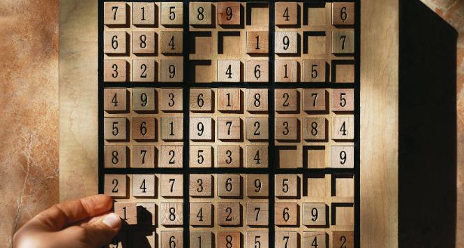 Problemy NP-zupełne są okazją do opracowania szybkiego algorytmu rozwiązującego sudoku, a to umożliwiłoby również złamanie mechanizmów szyfrowania chroniących naszą gospodarkę cyfrową.