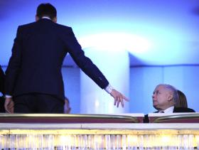 Kaczyńskiemu coraz trudniej sterować procesami politycznymi.