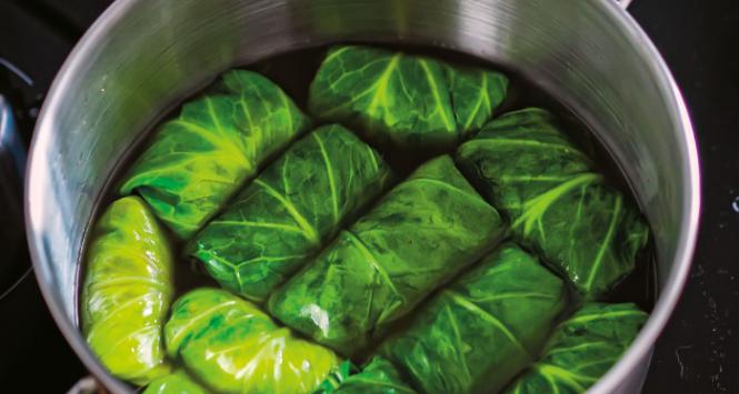 Gołąbki bez problemu się przechowuje i odgrzewa.