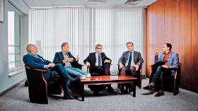 W debacie udział wzięli: prof. Bartosz Łoza, prof. Sergiusz Nawrocki, prof. Jarosław Pinkas, dr hab. Paweł Miotła oraz Paweł Walewski (POLITYKA)