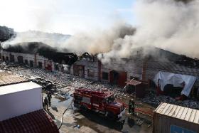 Zniszczona atakami rakietowymi infrastruktura wymaga napraw, a często budowy od podstaw.