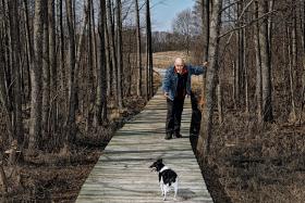 Nie mam zawodu. W jednej z encyklopedii – bo do tego doszedłem – napisano o mnie „komediopisarz” - opowiada Stanisław Tym.