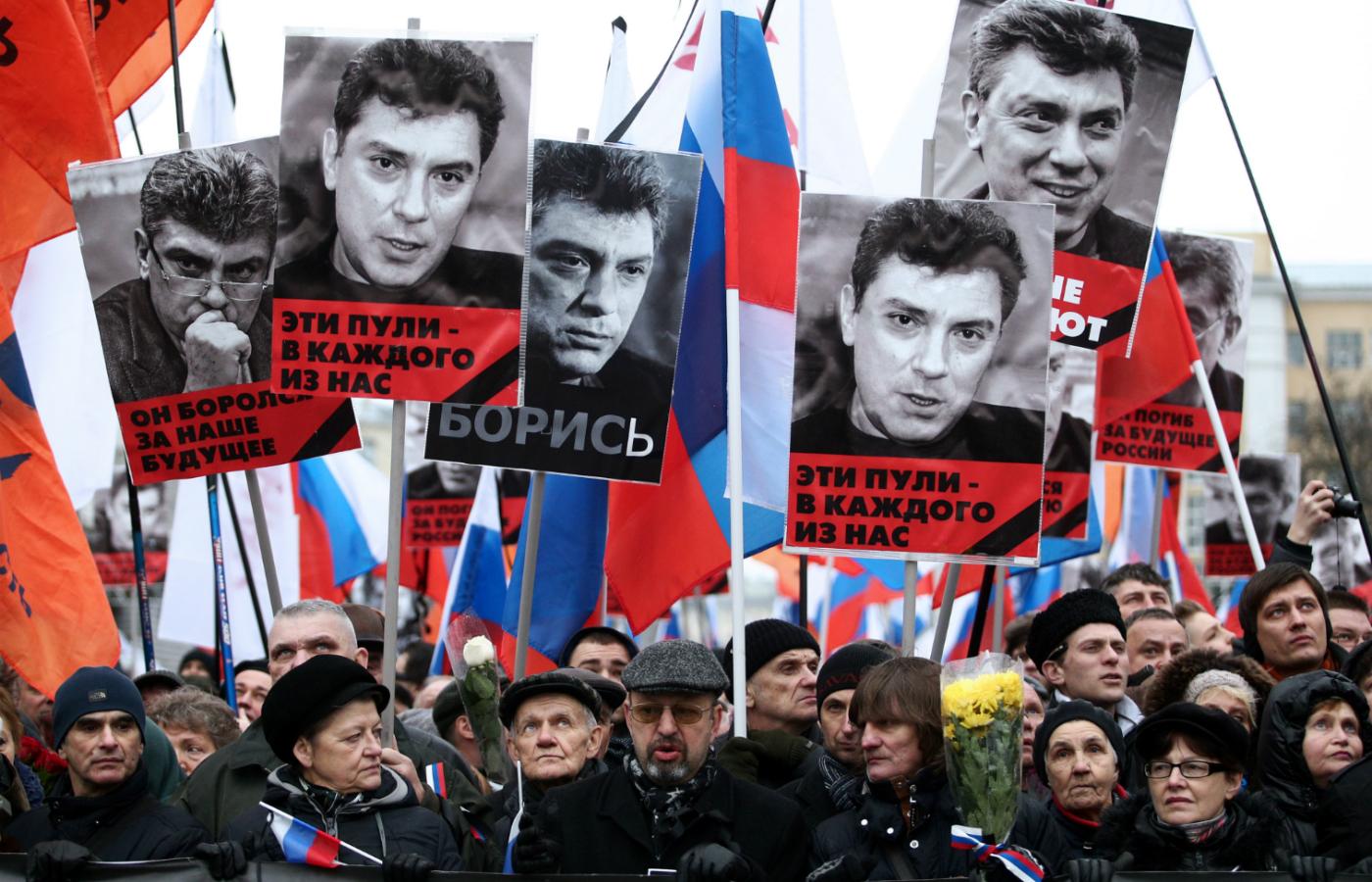 „On zginął za przyszłość Rosji” – napis na jednym z transparentów podczas marszu w hołdzie zamordowanemu Borysowi Niemcowowi. Moskwa, 1 marca 2015 r.
