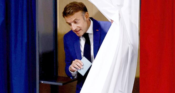 Prezydent Emmanuel Macron, 30 czerwca 2024 r.