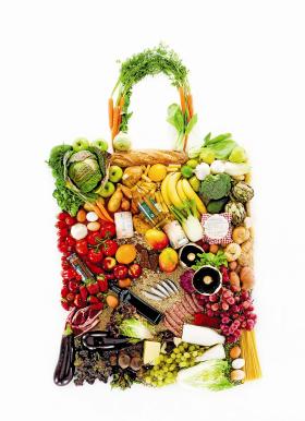 W sklepie potrzebna jest już lupa do studiowania etykiet i kalkulator do zliczania kalorii.