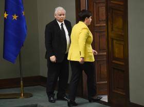 Prezes Kaczyński dymisjonując Szydło, przebił kołkiem własną legendę.